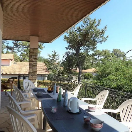 Apartment Douchamia