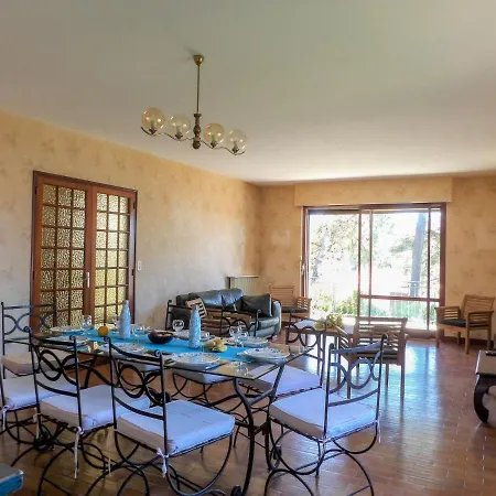 Apartment Douchamia